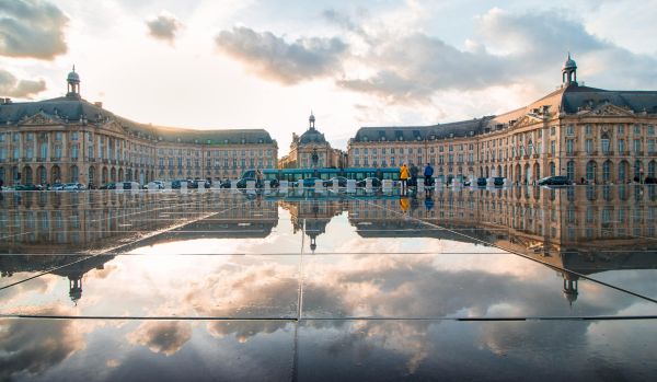 Visiter bordeaux : plongez dans ses quartiers et musées